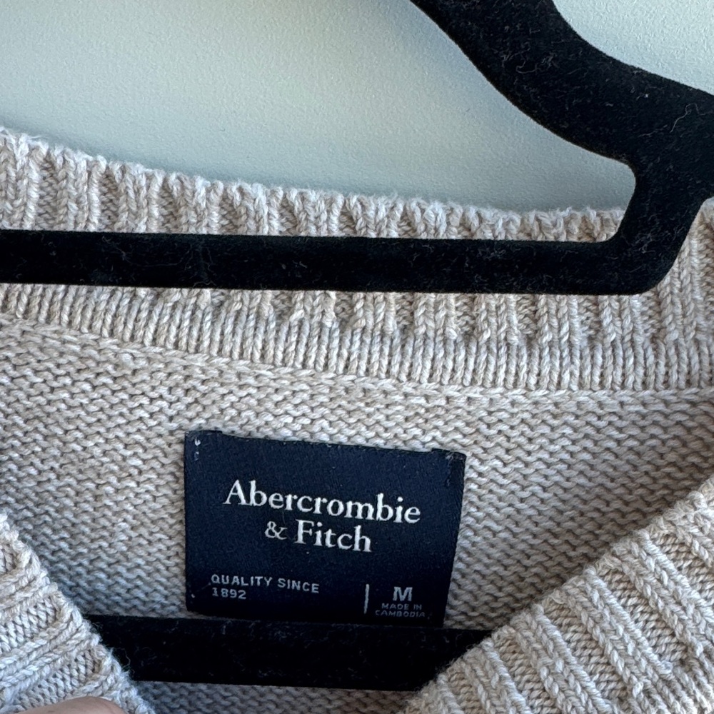 Abercrombie & Fitch Cream Guinness Crewneck - Picture 6 of 6